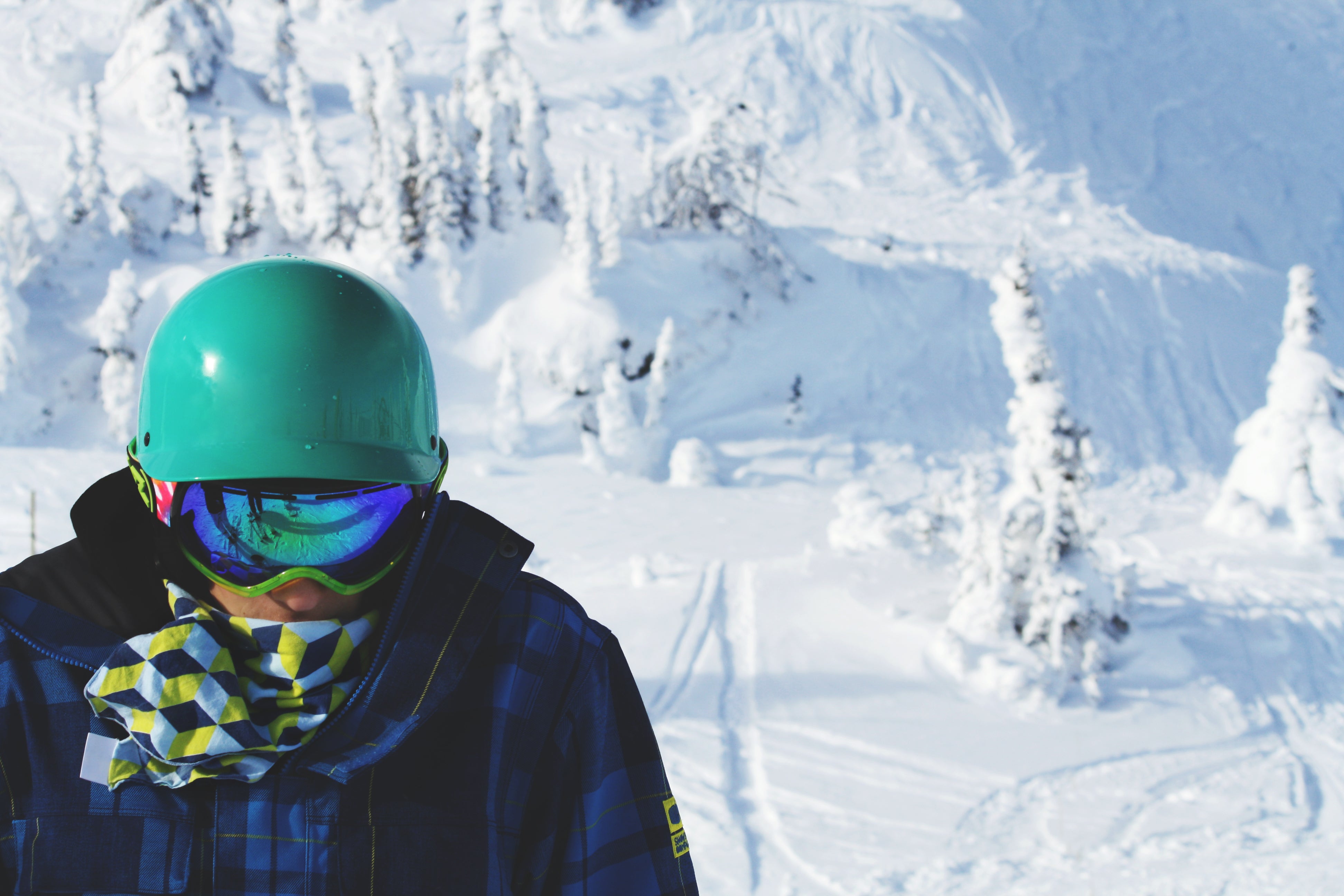files/snow-boarder-on-snowy-mountain.jpg